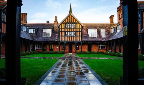 Hendon Hotel | The Pillar Hotel