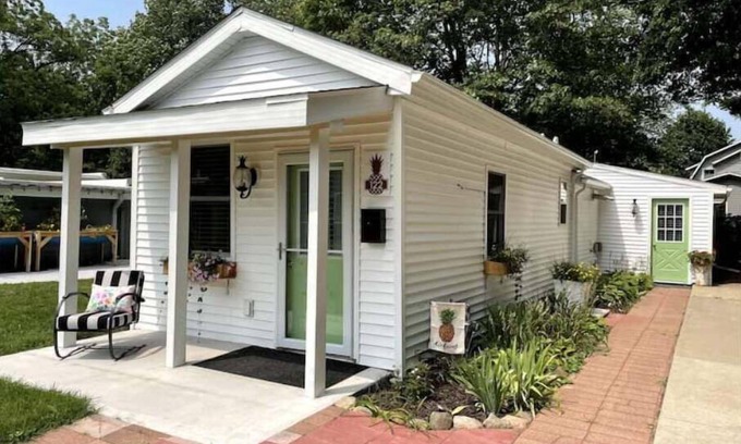 Plainwell House | The Pineapple Cottage- Close Lakes and Beaches!