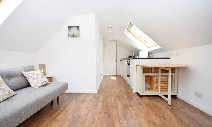 Chichester Apartment | The Pines , Woodmancote - retreat in the countryside close to Emsworth harbourside village