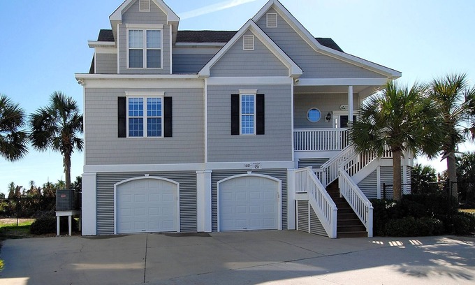 Murrells Inlet House | The Pinnacle, Oceanfront 6 Bedroom, Private Hot Tub, Community Pool!