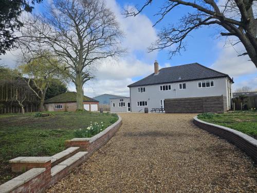 Foxley House | The Plough Inn Farmhouse - Private Holiday House