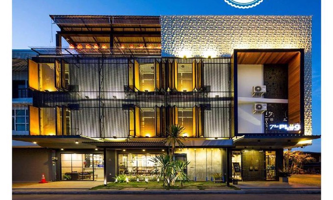 Khlang Hotel | The Plug Hotel