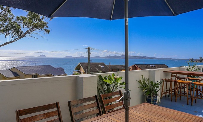 Soldiers Point Apartment | The Point 10, 5-7 Mitchell St - stunning water views