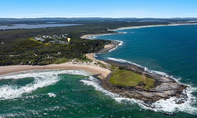 Angourie House | The Point Ultimate Beach House