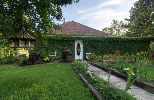 Oden House | The Prancing Pony Guest House at Edendell