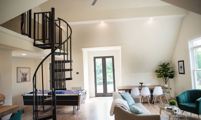 Murfreesboro House | "The Primm Loft" Private, Spacious, Clean & New