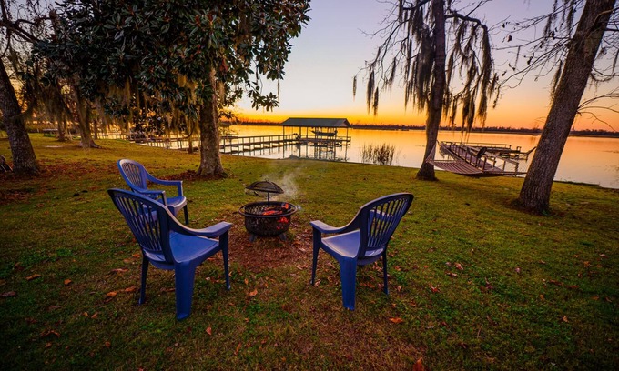 Donalsonville House | The "Q'whack Shack" on the Beautiful Lake Seminole with dock and boat storage