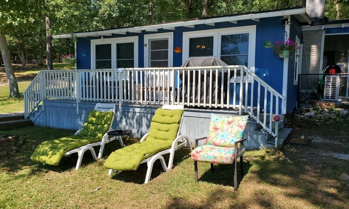 Prosperity Cabin | The Quack Shack