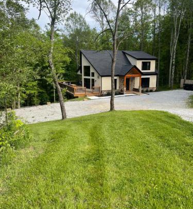 Logan House | The Quana - Hot tub, fire pit, and Huge Entertainment Area