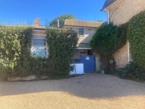 Mount Fairy Apartment | The Quarters - Merigan Farm Stay