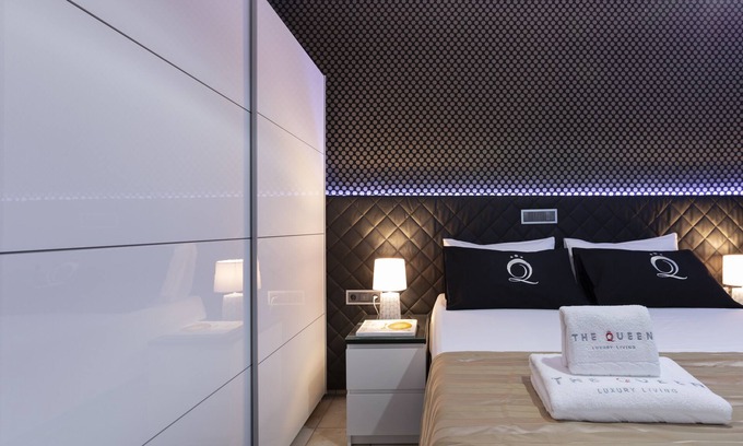 Neudorf-Weimershof Apartment | The Queen Luxury Apartmen-Villa Vittoria
