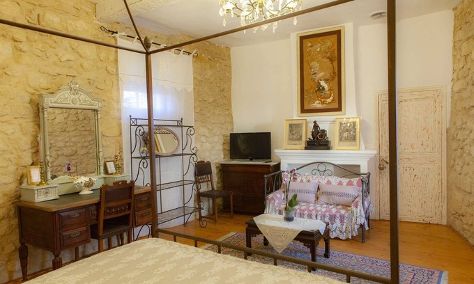 Murviel-les-Beziers Other | The "Queen Victoria" room