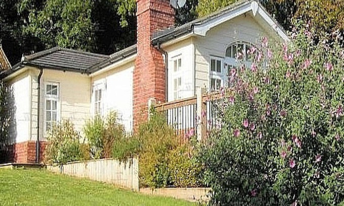 Fairseat Cottage | The Railway Cottage - Quality Self Contained Cottage Style Accommodation