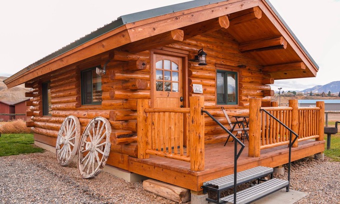 Salmon Cabin | The Ranch House Cabin at J&J Cabins