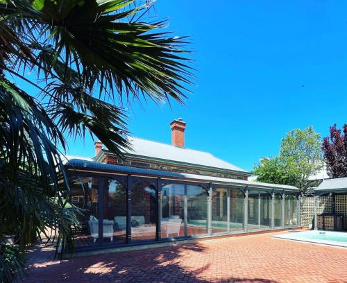 Glenelg South House | The Red Door: Expansive Home/Pool/4 BR w Ensuites