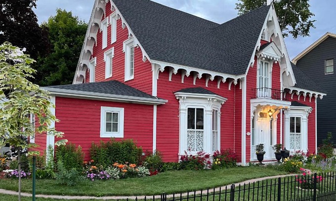 Fredericton Bed & Breakfast | The Red House Fredericton