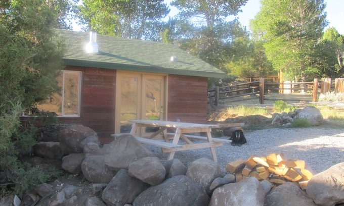Wapiti Cabin | The Remington - Yellowstone and Cody Cabin with spectacular views.