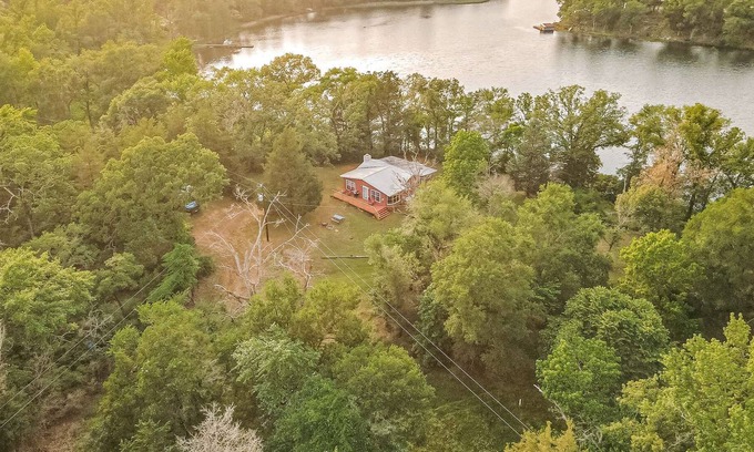Fairfield House | The Resting Place @ Lake Burleson