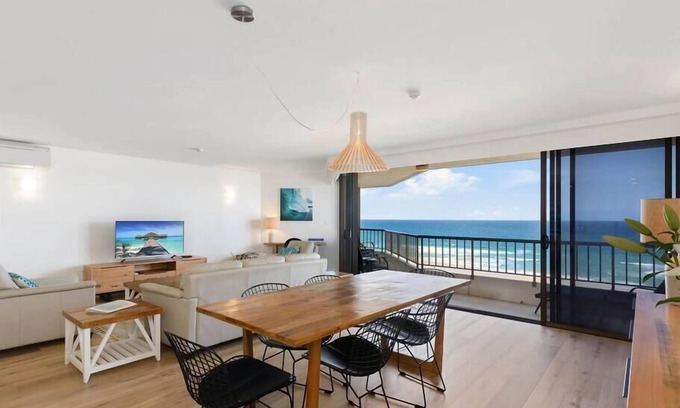 Currumbin Apartment | The Retreat 8G at The Rocks Resort