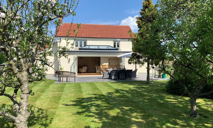 Weston-super-Mare Cottage | THE RETREAT, family friendly, luxury holiday cottage in Lympsham