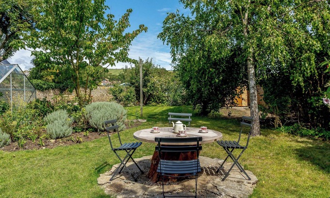 Burton Bradstock Cottage | The Retreat - M555306