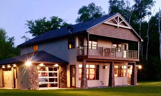 Grand Marais House | The Ridge ! New Home, Amazing View, Perfect Location! With Room For Everyone !nn