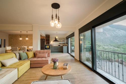 Artemisia Apartment | The Ridgehouse