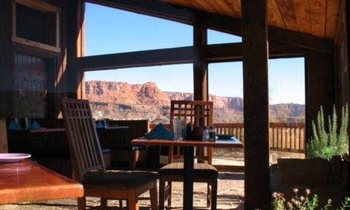 Torrey Hotel | The Rim Rock Inn
