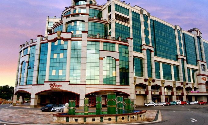Gadong Hotel | The Rizqun International Hotel