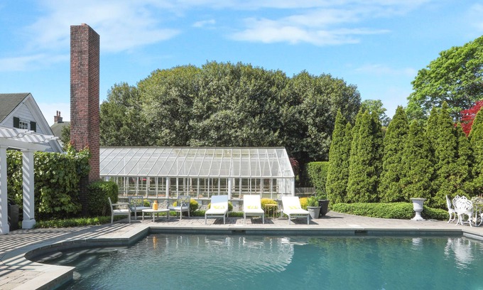 East Patchogue House | The Robinson Estate w/Greenhouse, Inground Pool family & pet-friendly