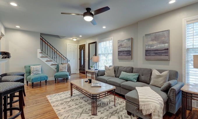 Rochester House | The Roc-House Airport Home Office Gaming Center
