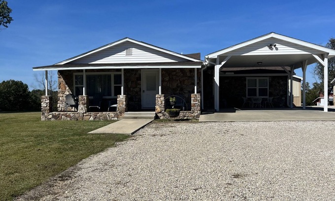 Mammoth Spring House | The Rock House Escape