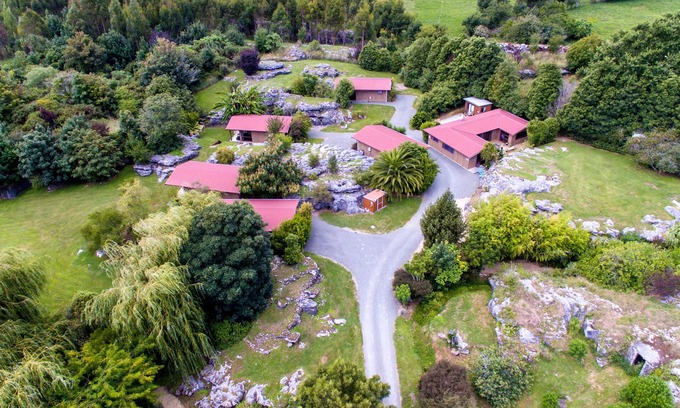 Takaka Hotel | The Rocks Chalets