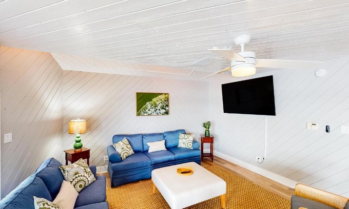 Temple Crest House | The Roller Coaster River Retreat