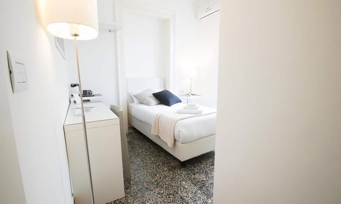 Messina House | The Rooms of Piazza Cairoli, Standard single room