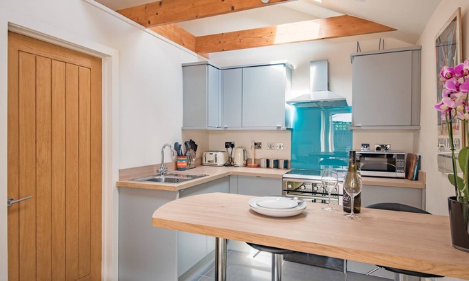 Stodmarsh Cottage | The Roost - a country lodge by Bloom Stays that sleeps 2 guests in 1 bedroom
