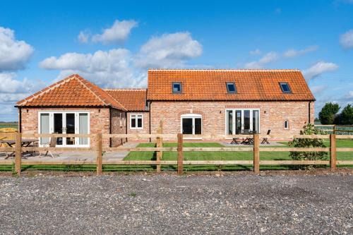 Frampton House | The Roost and The Nook Rural Barn Stays