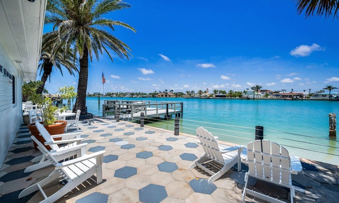 Sunset Beach Hotel | The Roth Hotel