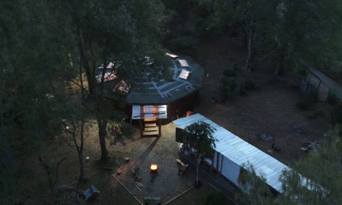 Filandia Cabin | The round house in Filandia with waterfall