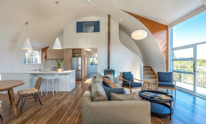 Surfdale House | The Round House - an architect-designed holiday home on Waiheke Island