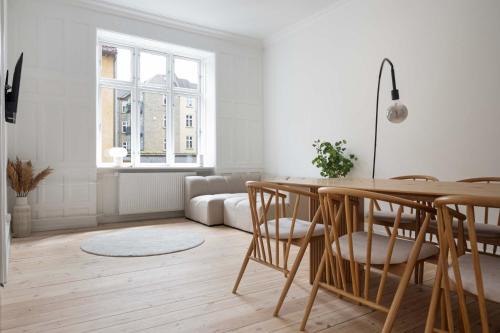 Osterbro Apartment | The Royale Retreat with 5 bedrooms