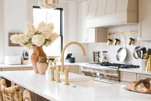 Newport House | The Royce on Pelham - Luxury Family Estate