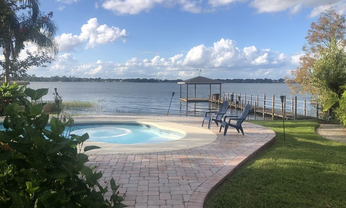 Winter Haven Cottage | The Russell Lake House