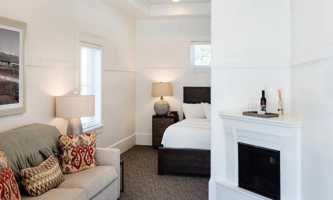 Three Forks Hotel | The Sacajawea Hotel