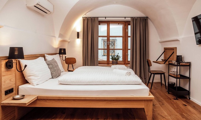 Hallein Apartment | the salt townhouse