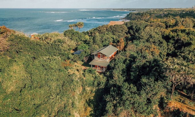 Kutani Cabin | The Sanctuary -at The Overhang