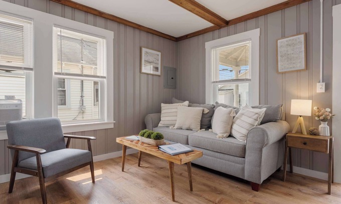Hampton Cabin | The Sand Bar - Heart of Hampton Beach!