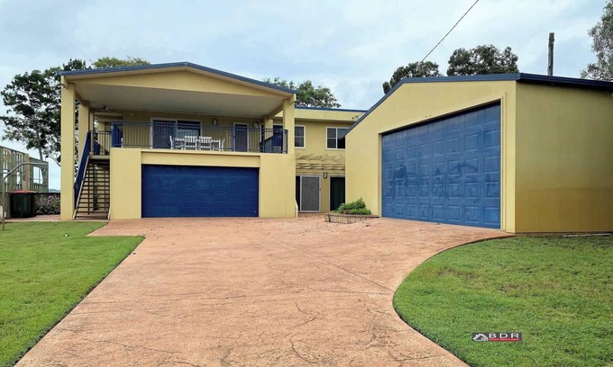 Traviston House | The Sandcastle at Burrum Heads