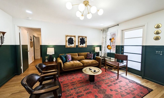 Columbia Apartment | The Scholar Suite | 1 King | Newly Renovated!