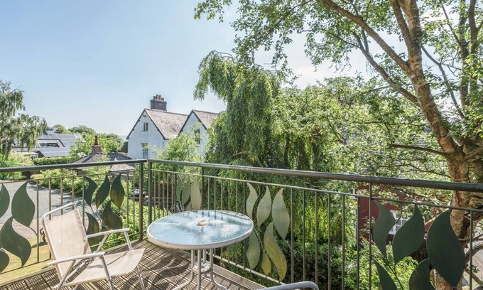 Bishops Castle Cottage | The Schoolhouse Brewhouse
